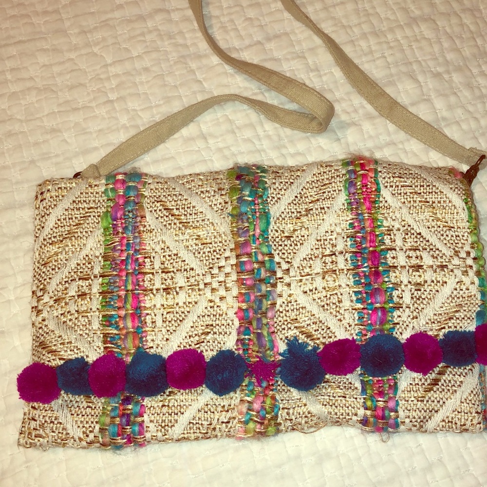 Cute colorful crossbody (missing pompom)